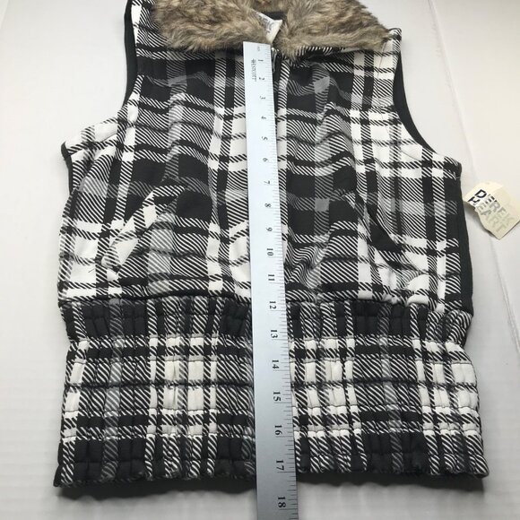 Derek Heart Women's Medium Vest Black And White Plaid Faux Fur Collar New - Picture 10 of 13
